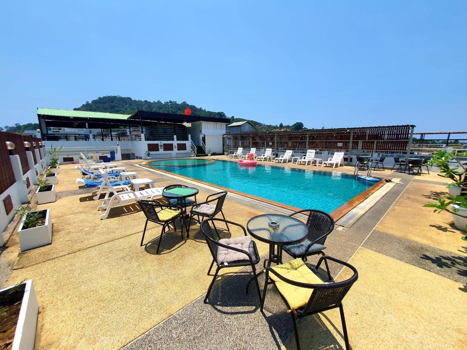 Issara Patong Beach Ngoại thất bức ảnh
