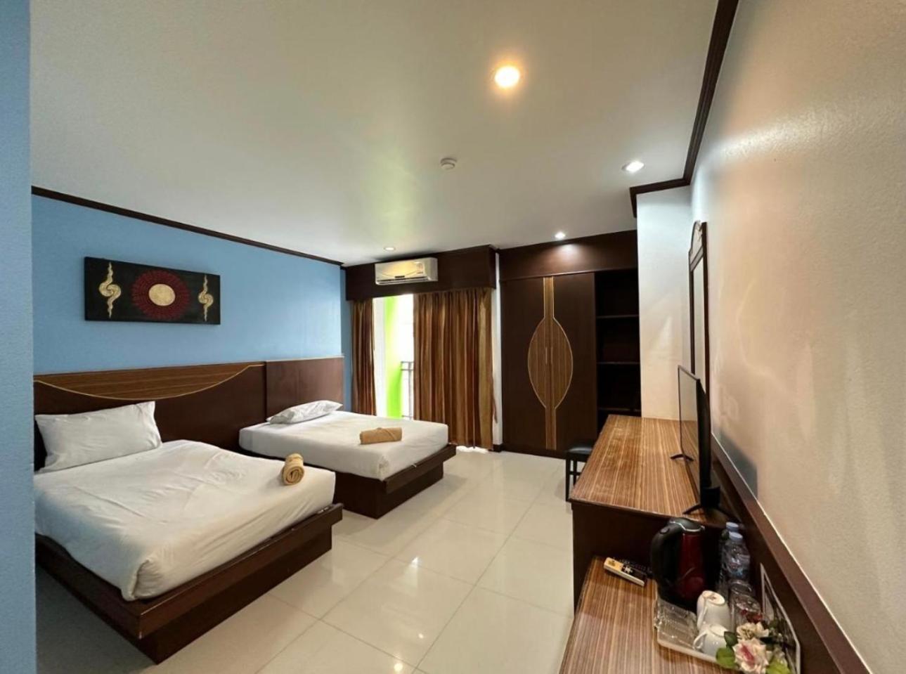 Issara Patong Beach Ngoại thất bức ảnh